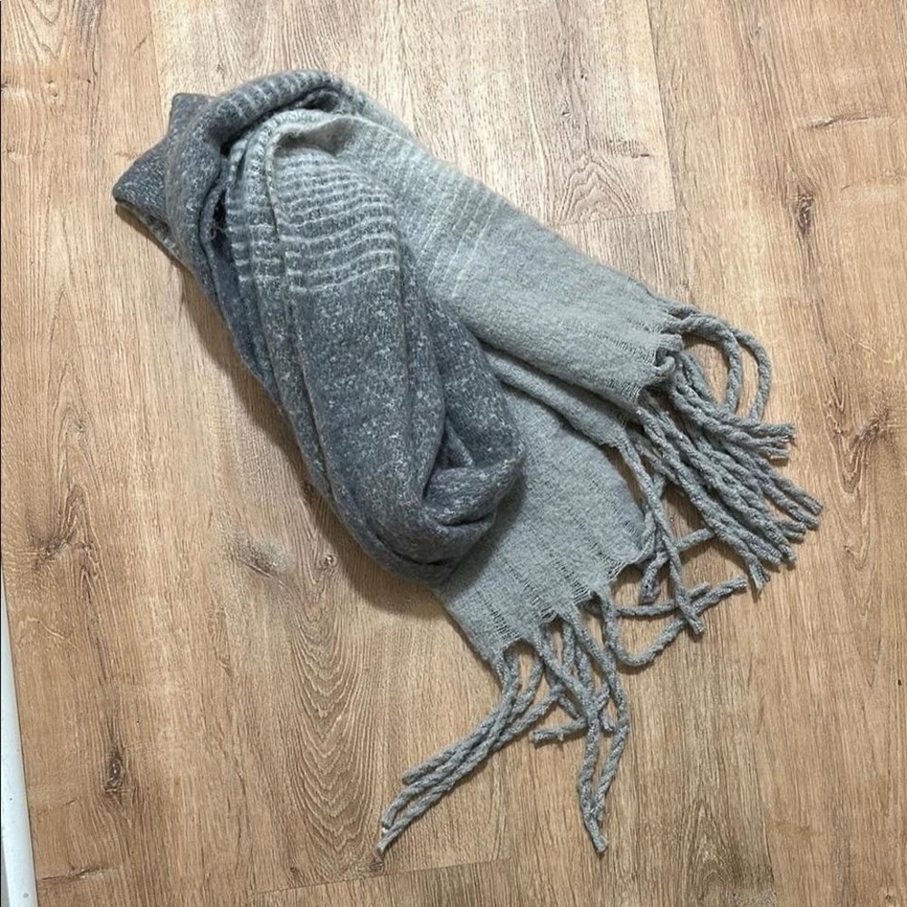ALL YOU NEED IS LOVE | Two Tone Gray Tassle Fringe Wrap Scarf
